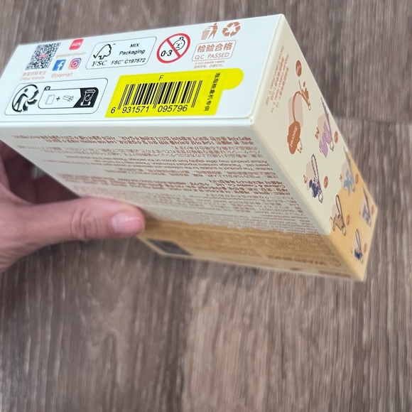 Sealed F - Pin for Love Series- Letter F Pendant - Unopened - THE MONSTERS - Picture 2 of 5